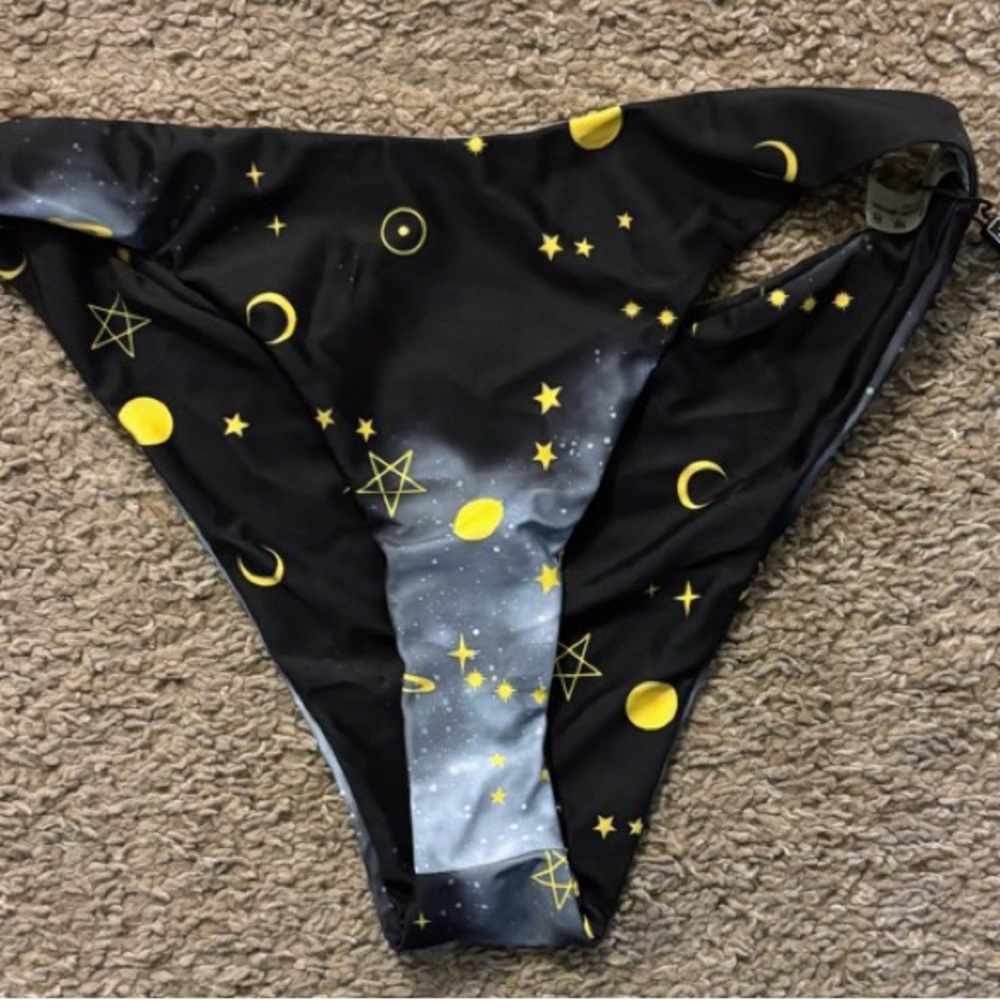 Zaful NWT Celestial Black and Yellow Swim Bottoms Woman’s Sm Cheeky Cut Style